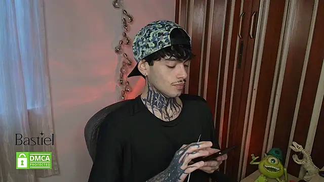 Snapshot of Mihail_leroy chatting on October 14, 10:42 pm Mihail leroy online show from October 14, 10:42 pm