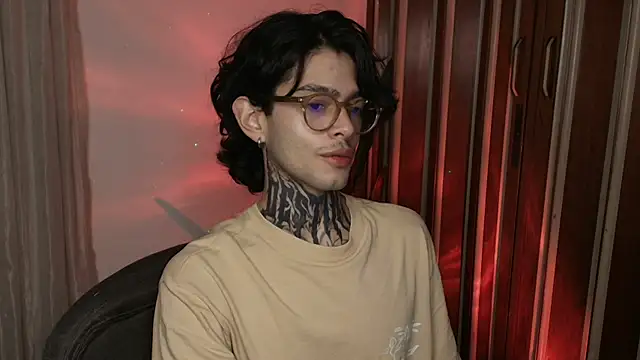 Snapshot of Mihail_leroy chatting on May 24, 1:16 am Mihail leroy online show from May 24, 1:16 am