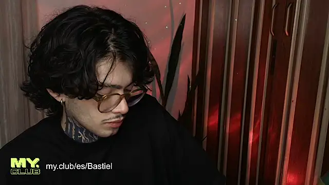 Mihail leroy online show from April 18, 11:38 pm