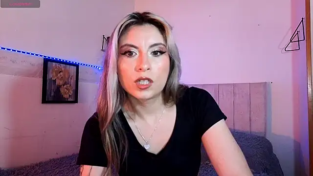 Snapshot of brianna_smoke chatting on December 2, 7:59 pm brianna smoke online show from December 2, 7:59 pm