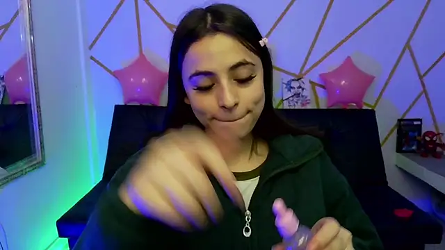 Snapshot of sofi_lara28 chatting on February 17, 12:24 pm sofi lara28 online show from February 17, 12:24 pm