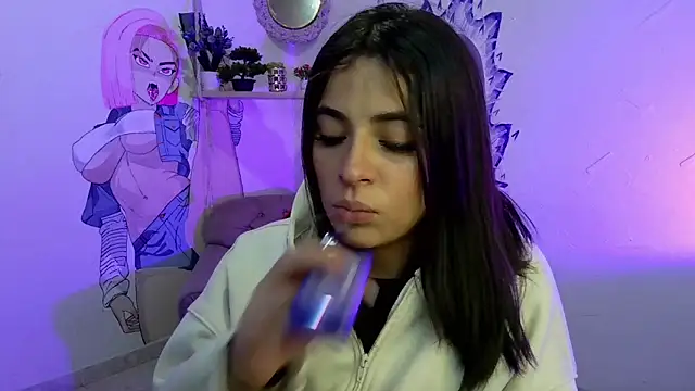 sofi lara28 online show from March 13, 1:05 pm