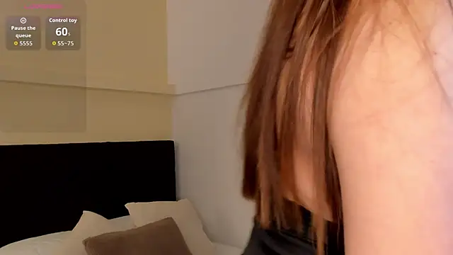 Snapshot of antonellacooper__ chatting on June 30, 11:32 am antonellacooper online show from June 30, 11:32 am