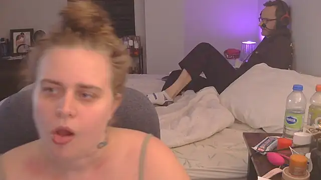 Snapshot of Sexyblonde12344 chatting on November 9, 12:25 am Sexyblonde12344 online show from November 9, 12:25 am