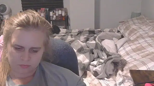 Snapshot of Sexyblonde12344 chatting on November 2, 11:32 pm Sexyblonde12344 online show from November 2, 11:32 pm