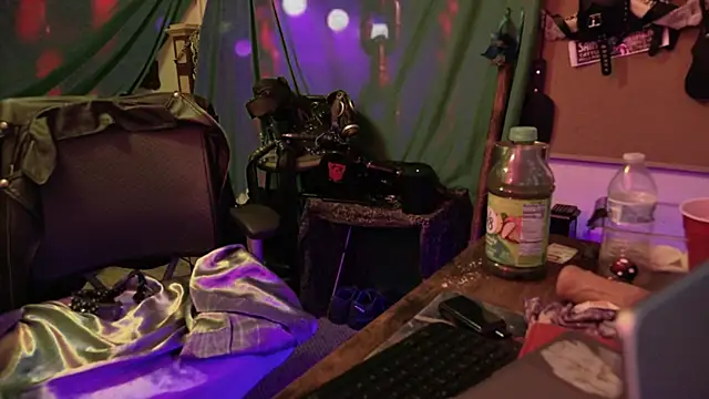 MasterDaddyCool online show from February 16, 8:35 am