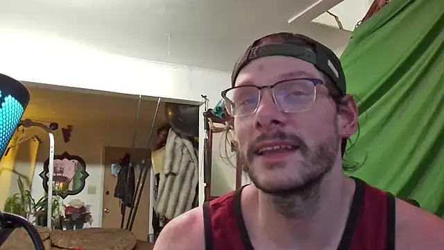 Snapshot of MasterDaddyCool chatting on November 2, 10:15 pm MasterDaddyCool online show from November 2, 10:15 pm