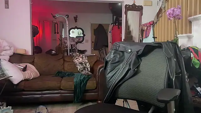 MasterDaddyCool online show from March 11, 7:02 am