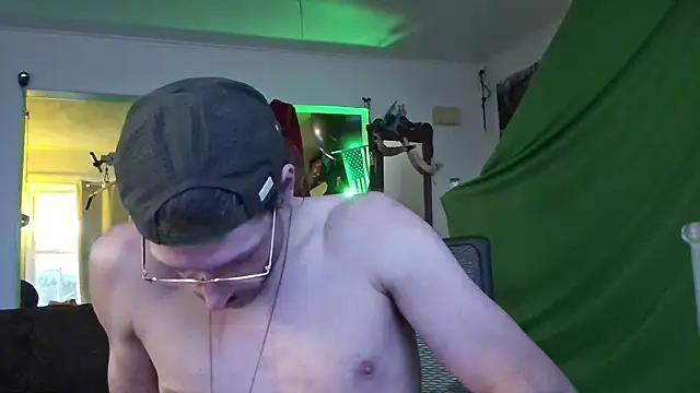 Snapshot of MasterDaddyCool chatting on October 20, 2:17 pm MasterDaddyCool online show from October 20, 2:17 pm