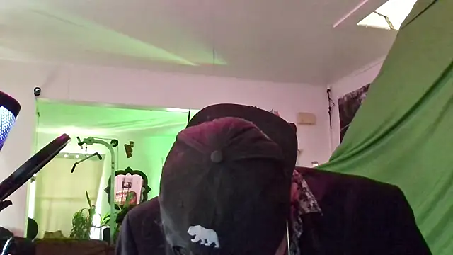 Snapshot of MasterDaddyCool chatting on October 28, 4:39 pm MasterDaddyCool online show from October 28, 4:39 pm