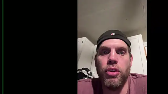 Snapshot of MasterDaddyCool chatting on October 29, 4:44 am MasterDaddyCool online show from October 29, 4:44 am