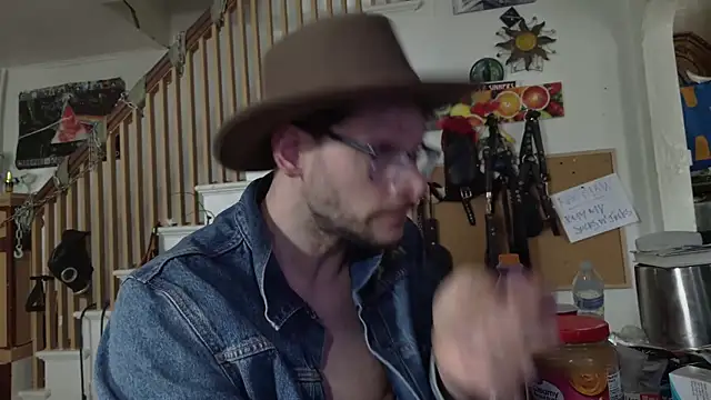 MasterDaddyCool online show from April 26, 7:33 pm