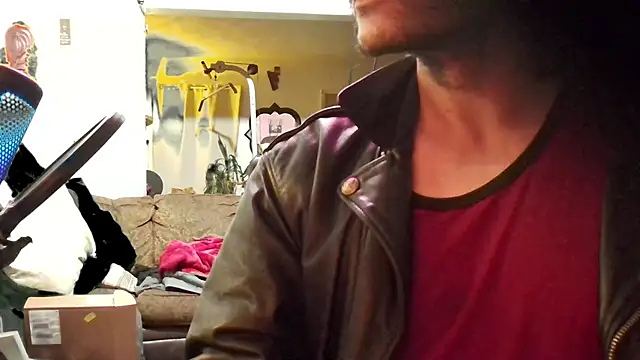 Snapshot of MasterDaddyCool chatting on November 5, 10:07 am MasterDaddyCool online show from November 5, 10:07 am