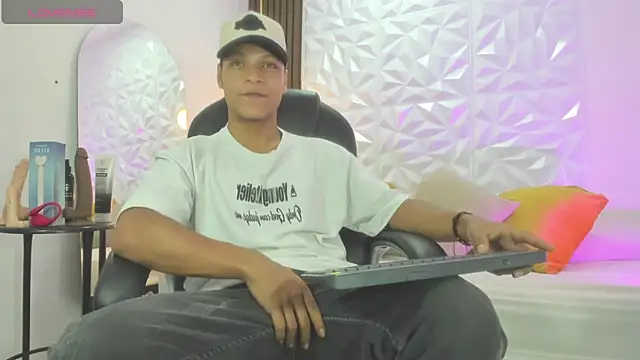 Ricky Owens1 online show from October 18, 1:46 pm