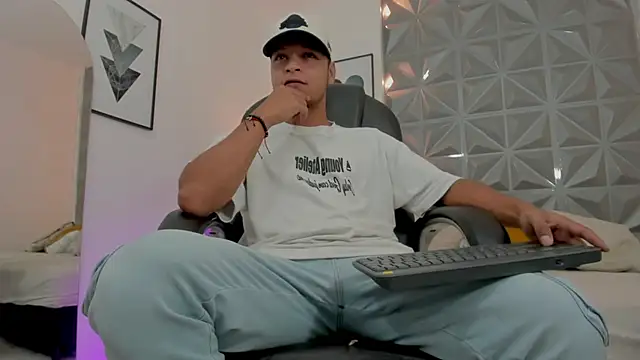 Ricky Owens1 online show from November 19, 6:30 pm