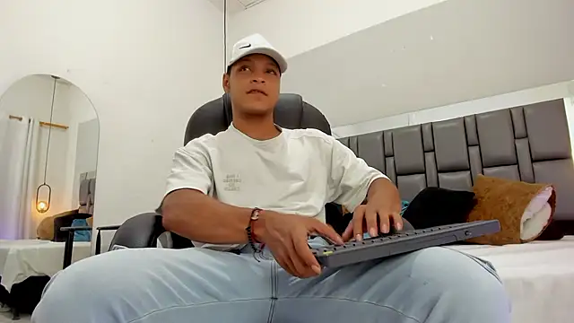 Ricky Owens1 online show from December 1, 8:53 pm