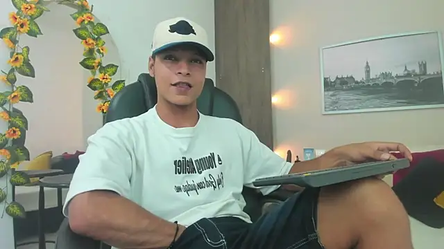 Ricky Owens1 online show from November 25, 7:25 pm