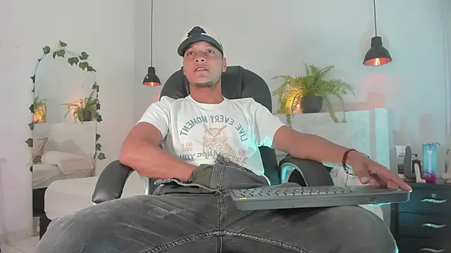 Ricky Owens1 online show from November 5, 8:23 pm