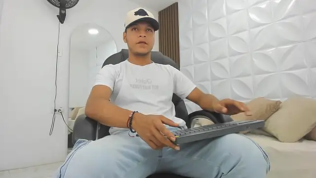 Ricky Owens1 online show from November 24, 8:42 pm