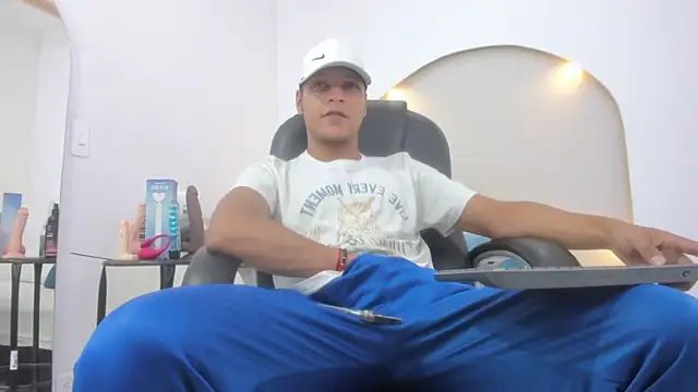 Ricky Owens1 online show from December 2, 8:54 pm