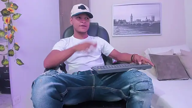 Ricky Owens1 online show from November 4, 9:07 pm