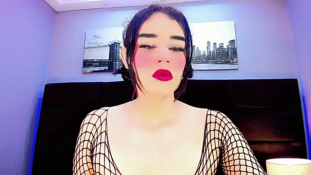 Valeria Rouss online show from October 12, 1:01 pm