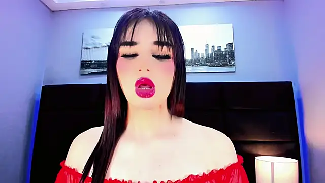 Valeria Rouss online show from October 26, 1:11 pm