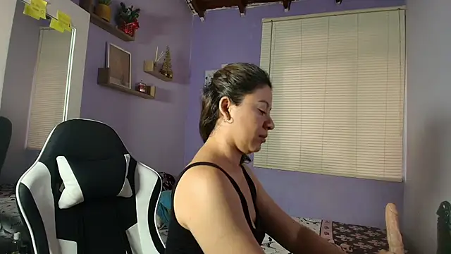 luna desiree online show from November 10, 10:15 pm