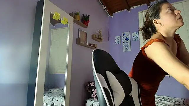 luna desiree online show from October 24, 8:35 am