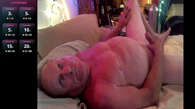 Pussyeat2please online show from March 22, 2:15 am