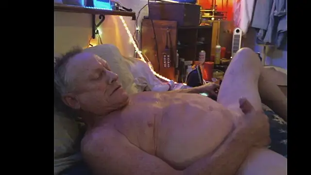 Pussyeat2please online show from October 21, 10:47 am