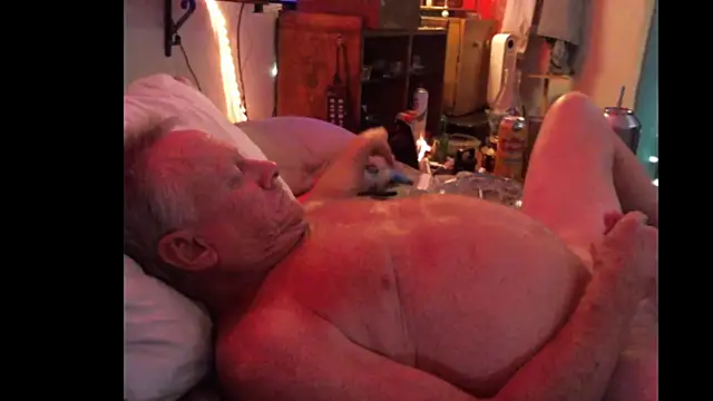 Pussyeat2please online show from November 29, 8:36 am