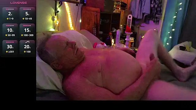 Pussyeat2please online show from January 15, 11:13 am