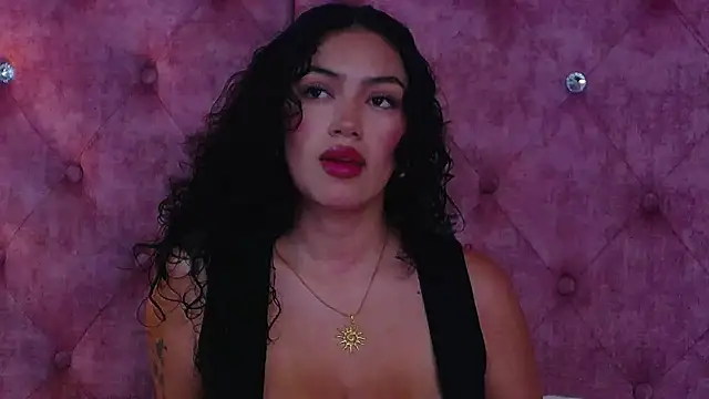 MaddisonBelucci online show from September 12, 8:30 pm