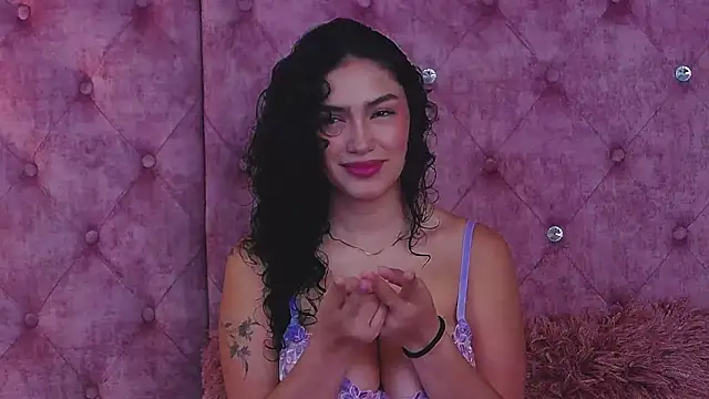 MaddisonBelucci online show from September 18, 8:45 pm