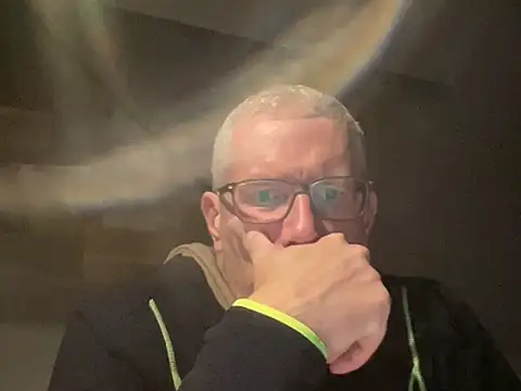 Snapshot of choupipat1 chatting on September 27, 10:27 pm choupipat1 online show from September 27, 10:27 pm