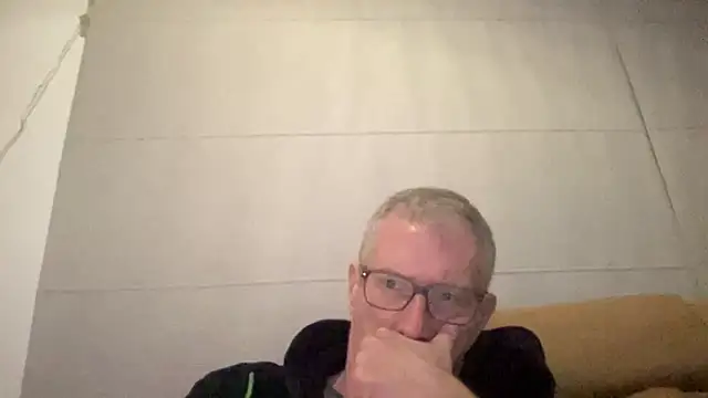 choupipat1 online show from March 22, 8:10 pm