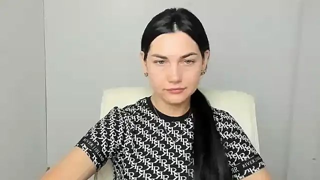 Lune Moon online show from September 9, 5:39 am