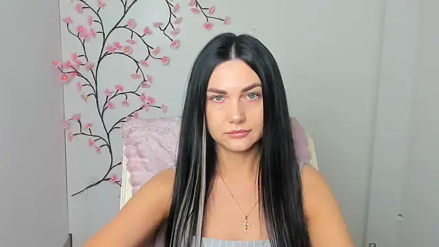 Lune Moon online show from March 20, 6:20 pm