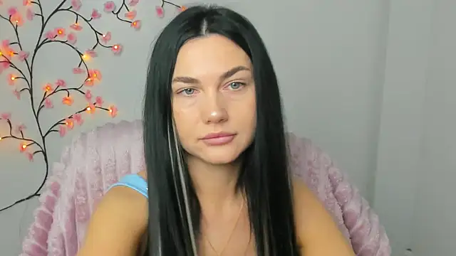 Lune Moon online show from December 20, 6:27 am