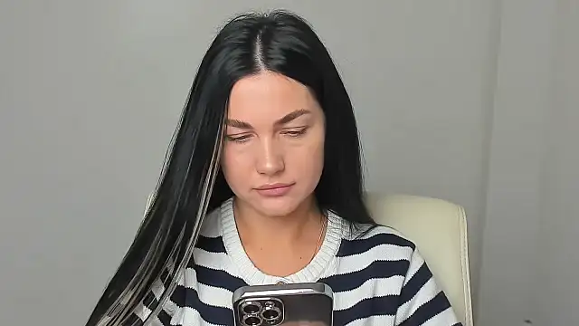 Lune Moon online show from November 21, 6:45 am