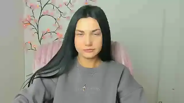 Lune Moon online show from February 6, 6:20 am