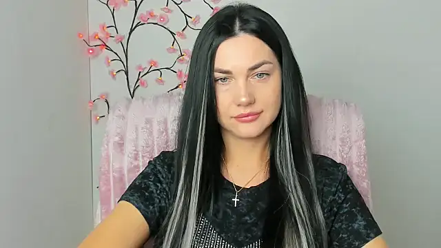 Lune Moon online show from April 18, 5:21 am