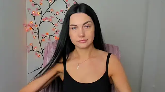 Lune Moon online show from April 22, 5:25 am