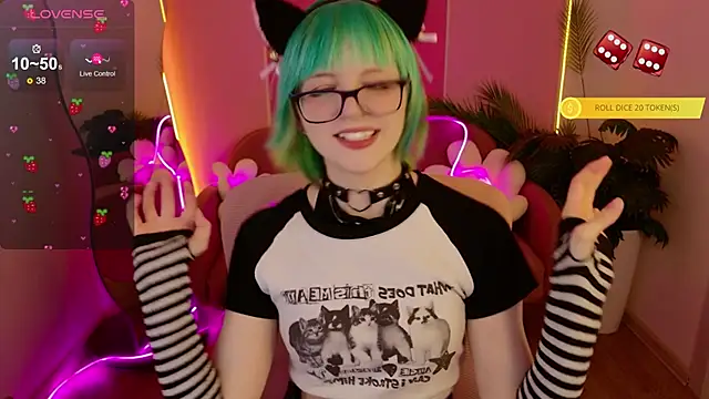 CoralineYoung online show from March 10, 7:45 am