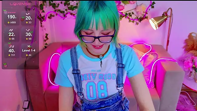 CoralineYoung online show from April 1, 7:20 am