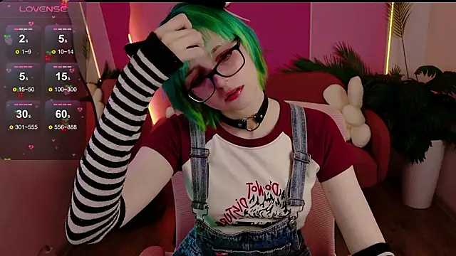 CoralineYoung online show from February 12, 7:19 am