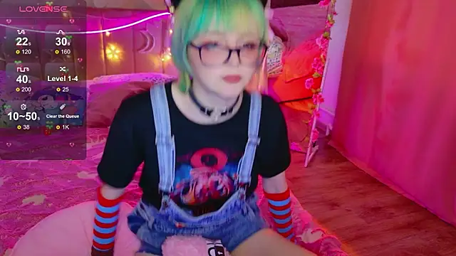 CoralineYoung online show from May 17, 5:07 am