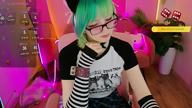 CoralineYoung online show from April 13, 7:45 am