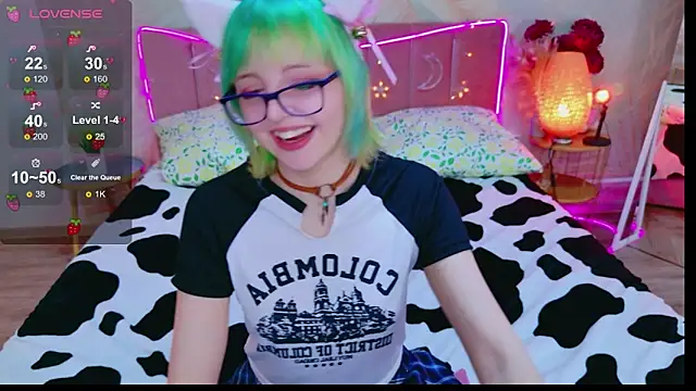 CoralineYoung online show from April 18, 10:06 am